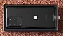 The Samsung Galaxy S20 Ultra features three rear-facing camera lenses and a ToF camera. Ruckseite Galaxy S20 Ultra 20200305.jpg