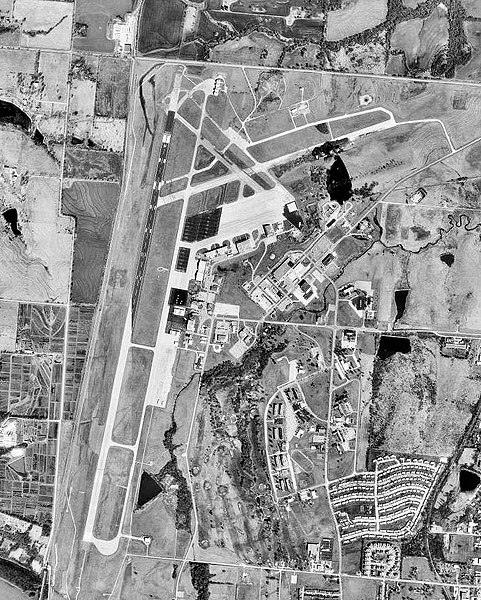 Richards-Gebaur Air Force Station just after its closure, 23 March 1997, showing the Richards-Gebaur Memorial Airport shortly before its closure in 19
