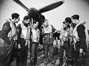 RF Aitken with pilots of No 3 Squadron, 1941.jpg