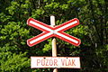 Čeština: Značka železničního přejezdu na přejezdu 3907-1 u Studence, okr. Třebíč. English: Railroad crossing sign at 3907-1 near Studenec, Třebíč District.