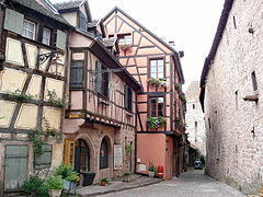Средневековая улица