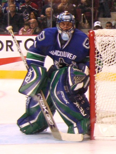 Luongo with the Canucks in October 2007
