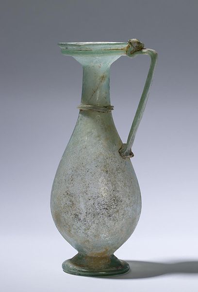 File:Roman - Jug with Composite Handle - Walters 47411 - Right.jpg