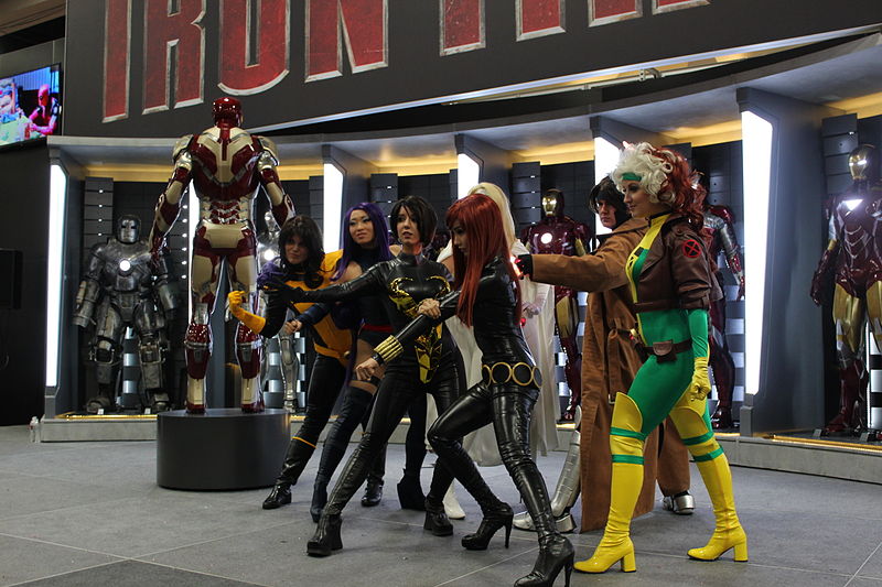 File:SDCC 2012 cosplayers (7573696114).jpg