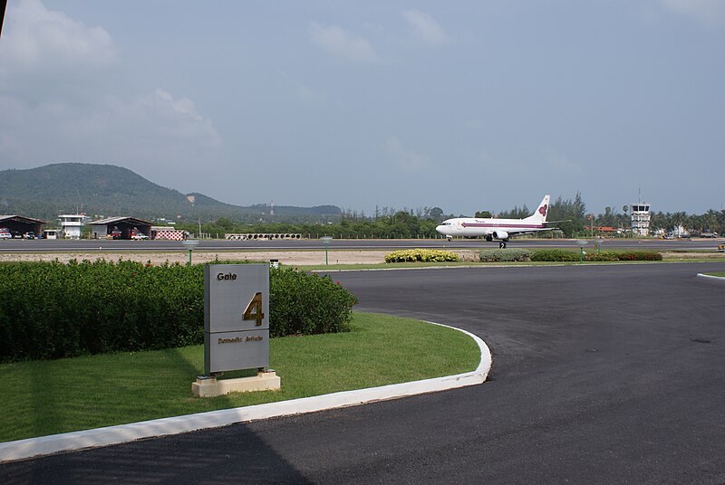 File:Samui Airport Runway.jpg