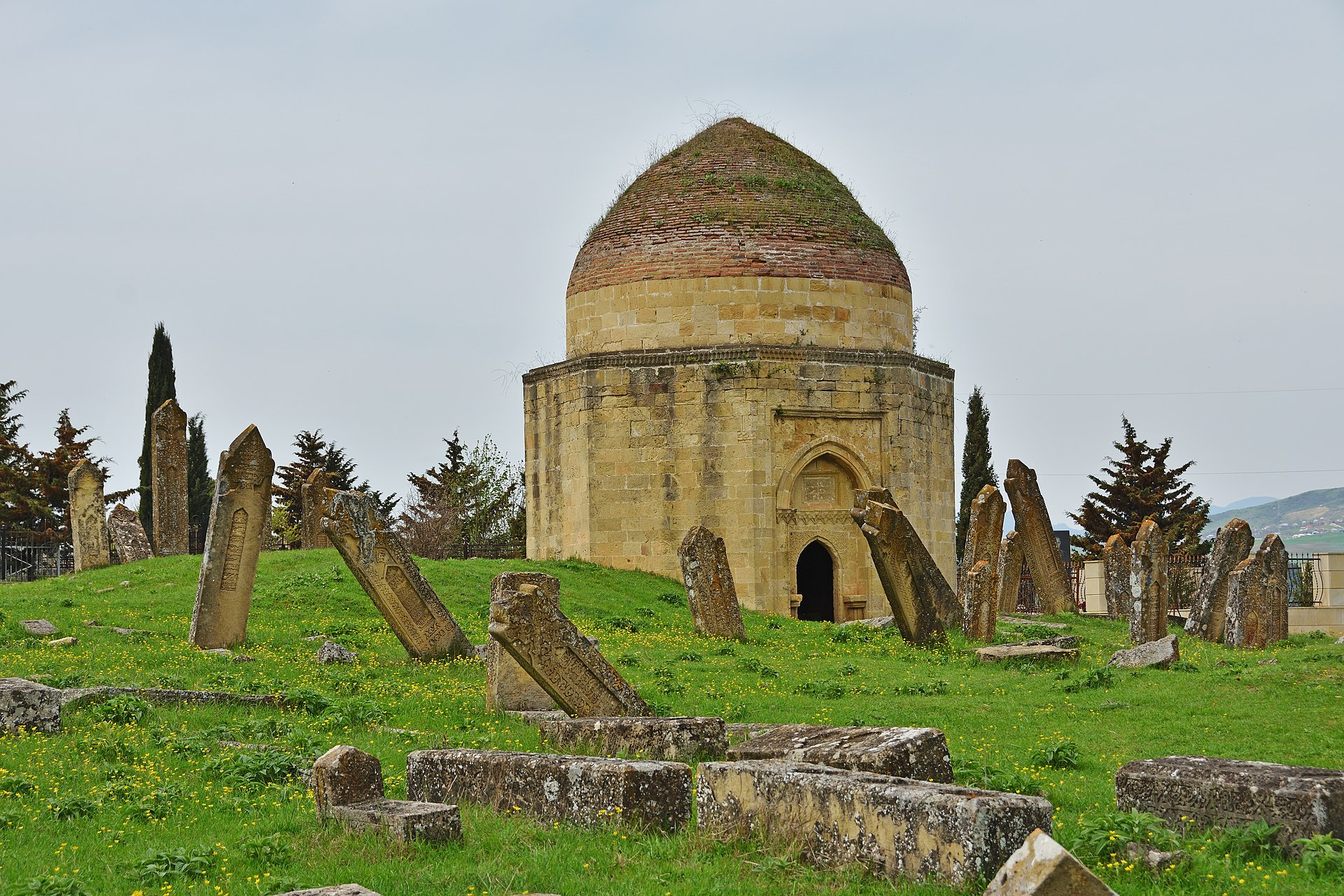 Shamakhi YeddiGumbezMausoleums 004 2984.jpg