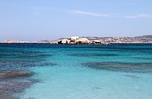 Spiaggia della Licciola e scoglio della Colombaia