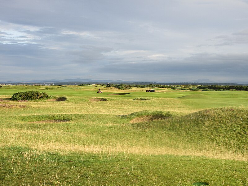 File:St.Andrews Old Course, 4th Hole, Ginger Beer (geograph 5515121).jpg