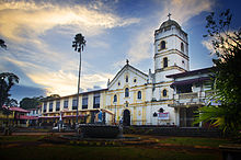 Assisi cherkovining Sent-Frensis (Sariaya) .jpg