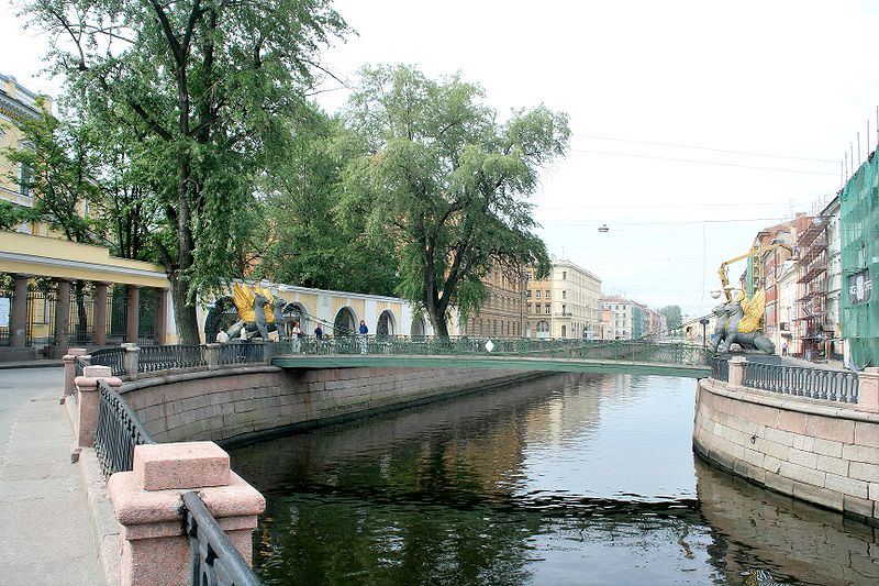 File:St Petersburg bankbridge complete view.jpg