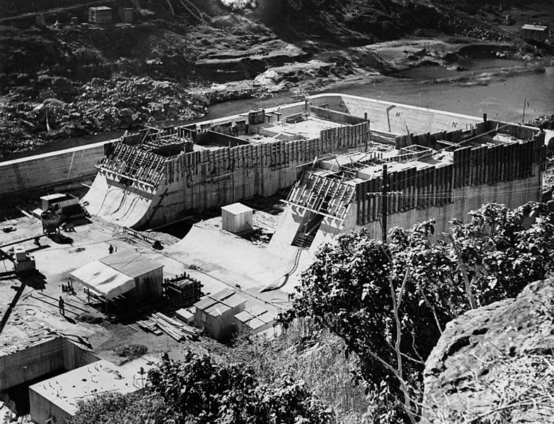 File:StateLibQld 1 190575 Somerset Dam during construction, July 1938.jpg