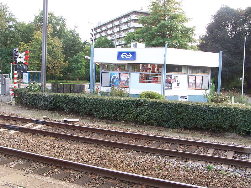 File:StationDiemen4.jpg