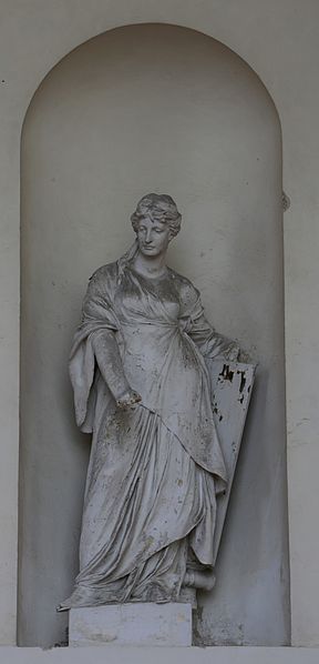 File:Statue Neues Schloss Schleissheim noerdliche Verbindungsgalerie hinten-3.jpg