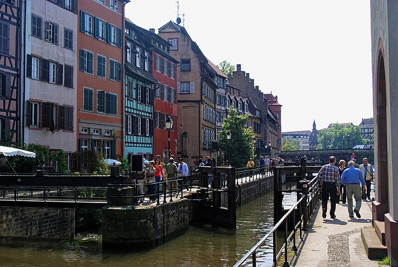 File:Strasbourg - 'La Petite-France' - Quai des Moulins - View SE I.jpg