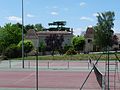 Courts de tennis municipaux devant le château