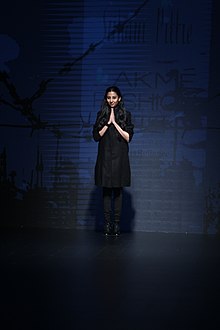 Suhani Pittie di Lakme Fashion Week.jpg