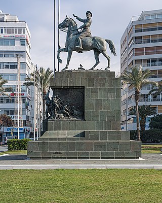 <span class="mw-page-title-main">Atatürk Monument (İzmir)</span> Monument in İzmir, Turkey