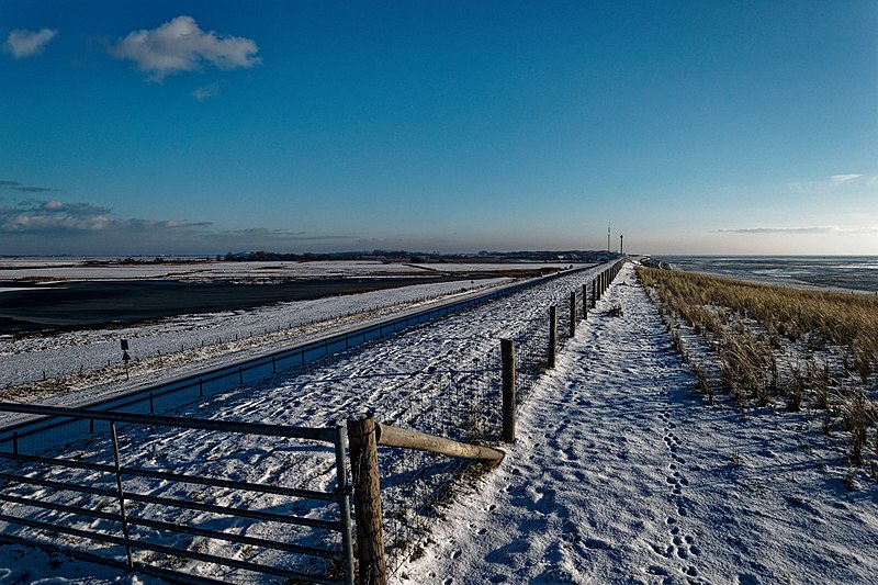 File:Texel - Molwerk - De Petten - View ESE on De Petten & Mokbaai.jpg