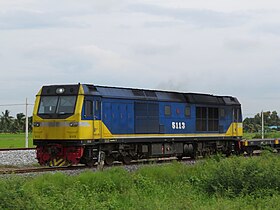 貨物列車を牽引する5113号機 チャチューンサオ駅付近にて