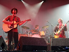 The Coral en live sur scène