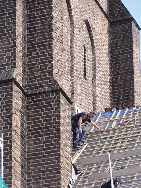 File:Tiel Rijksmonument 520655 St.Dominicuskerk, restauratie dak.JPG