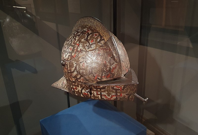 File:Tournament helmet of Mikolaj the Black Radziwill.jpg