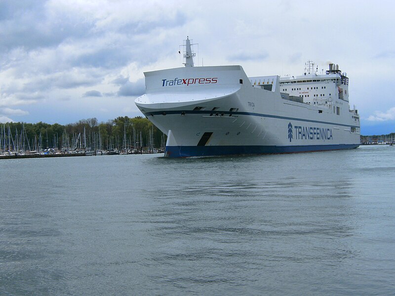 File:Transfennica-trica-ship-2007-in-travemünde-bug.JPG