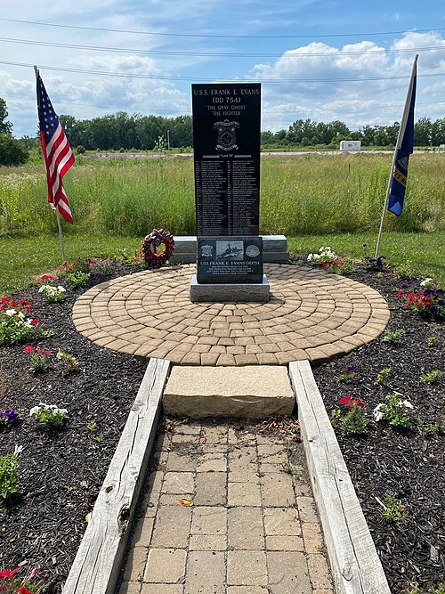 Full memorial, USS Frank E. Evans memorial located in Warren Cemetery, Gurnee, Illinois.