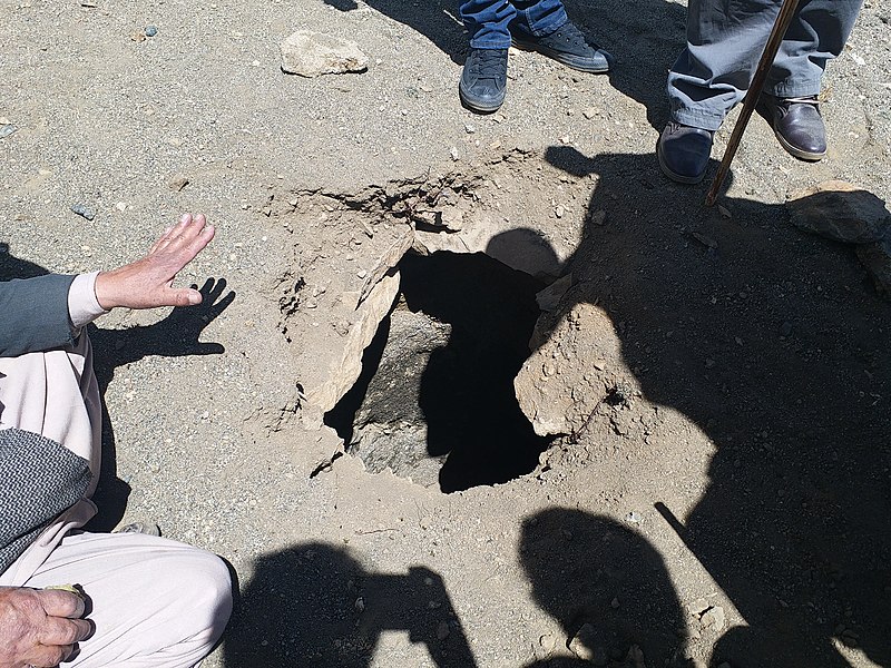 File:Underground Granary at Sodh Khar Kargil.jpg