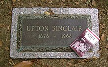 Sinclair's grave in Rock Creek Cemetery, Washington, D.C.
