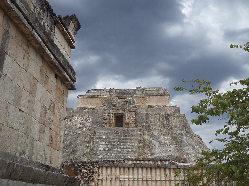 File:Uxmal (117).JPG