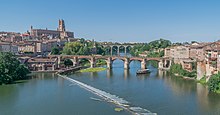 Pont Vieux et viaduc ferroviaire.