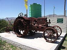 A 1928 Wallis tractor made by Massey Ferguson Wallis tractor-001.jpg