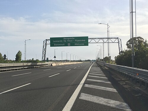 Welcome to Leonardo da Vinci airport signboard