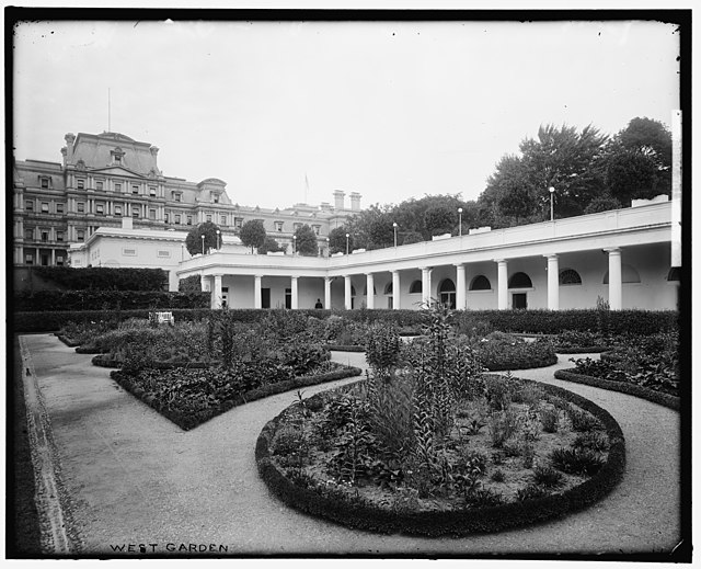 The west colonial garden in the Theodore Roosevelt era, around 1908.