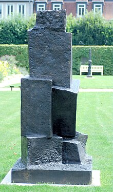 Große stehende Figur, Bronze, 1962, Bad Homburg