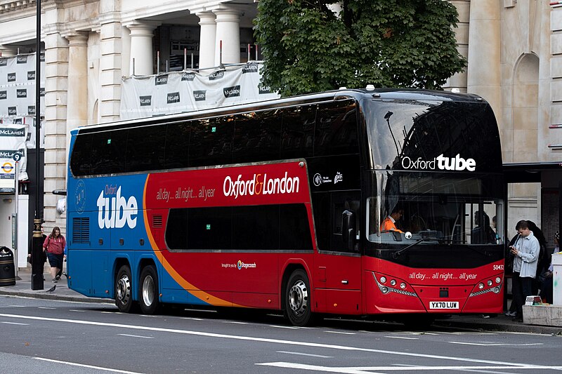 File:YX70LUW Stagecoach in Oxfordshire Oxford Tube 50532 Volvo B11RLET with Plaxton Panorama Elite bodywork.jpg