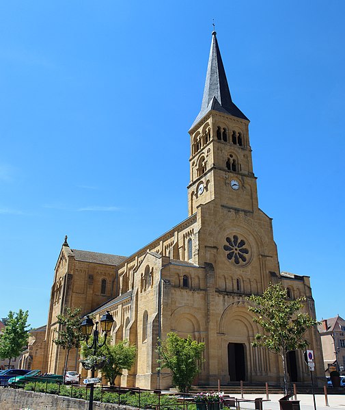 File:Église Sacré Cœur Charolles 8.jpg