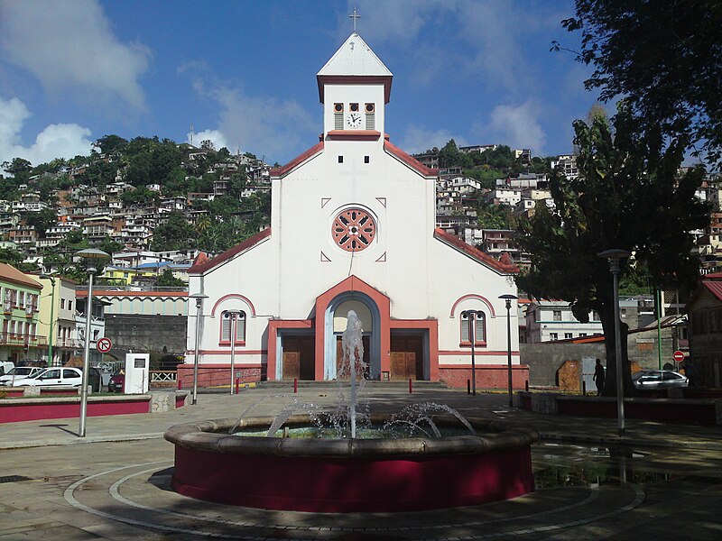 File:Église Saint Antoine des Terres-Sainville - Fort de France.jpg