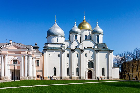 Новгород создание. Собор Святой Софии в Новгороде. Новгородский Софийский собор. Новгородский Кремль Софийский собор. Собор Святой Софии Великий Новгород 1045-1050.