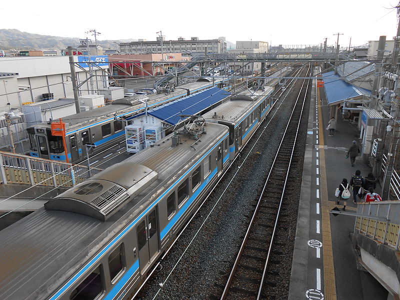 File:伊予北条駅.JPG