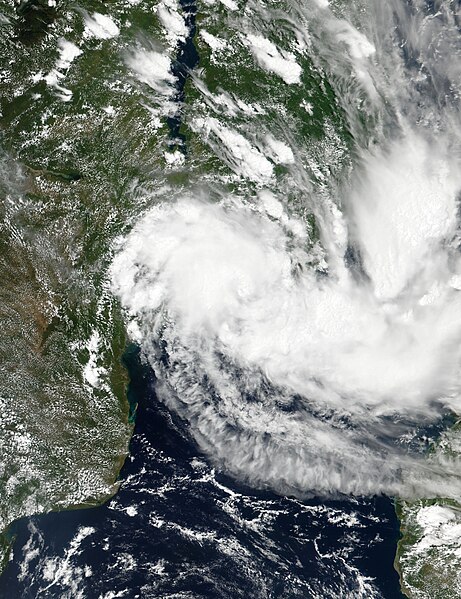 Tropical Depression 11 moving ashore in Mozambique on 4 March