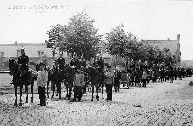 File:13747-Pirna-1912-3. Batterie 5. Feld-Artillerie-Regiment Nr. 64 - Ausrücken-Brück & Sohn Kunstverlag.jpg