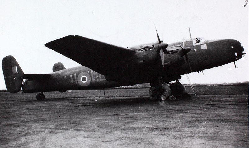 File:15 Handley Page Halifax (15650664017).jpg