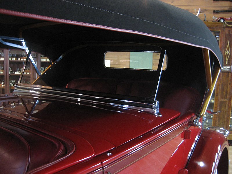 File:1929Packard645DualCowlPhaetonBackseatWindshield.jpg