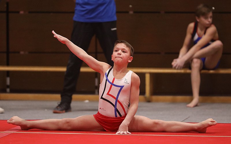 File:2022-12-11 Competition Men Poussines, Benjamines and Minimes Floor exercise at CGC Bettembourg 2022 (Martin Rulsch) 267.jpg