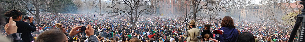 "4:20" címmel rendezett Kannabisz fesztivál a Kolorádó Egyetemen