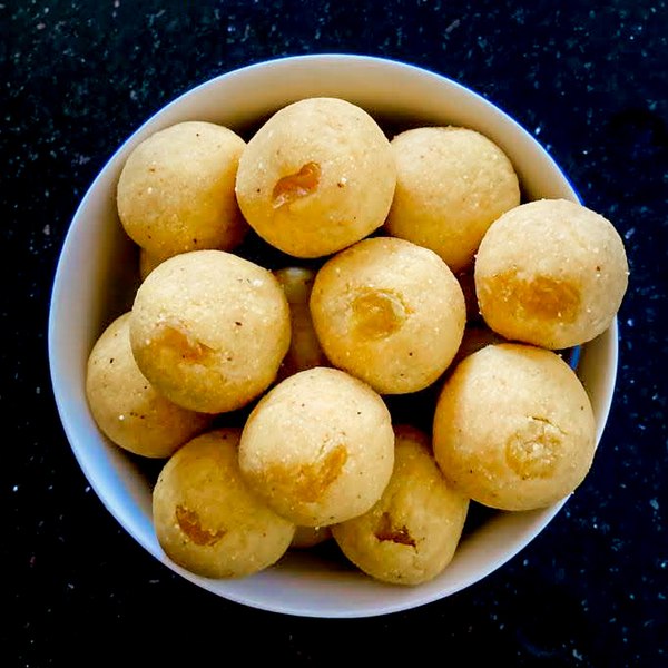 File:A bowl of laddoo.jpg