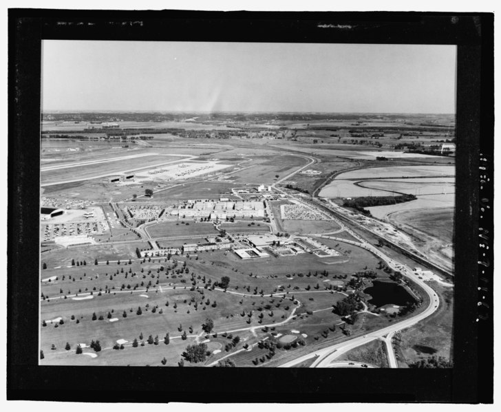 File:Aerial view of SAC command post, building 500, looking east - Offutt Air Force Base, Strategic Air Command Headquarters and Command Center, Headquarters Building, 901 SAC Boulevard, HAER NE-9-M-62.tif