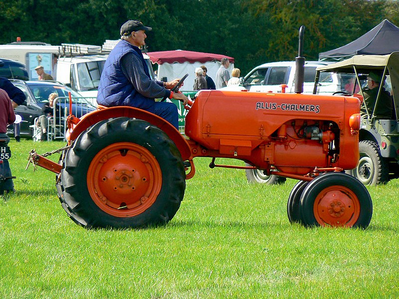 File:Allis-Chalmers tractor, Cricklade Show 2010 - geograph.org.uk - 2041746.jpg